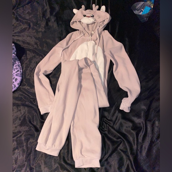 3 for $120 | NWOT | Rudolph the Red-Nosed Reindeer Adult Size Onesie from Ardene - Picture 4 of 4